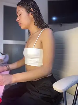AlanaMartinez Pink online show from May 2026 12:58:01 AM