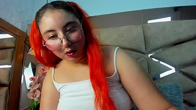 SCARLETTHUNT  online show from April 2026 07:20:01 PM