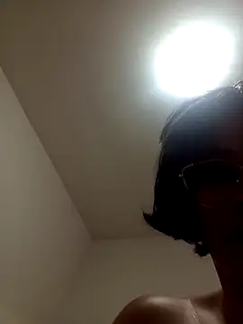 Brasileiraputinha69 online show from April 2026 11:28:01 AM