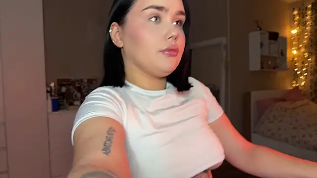 lola raze online show from June 2026 12:49:01 AM