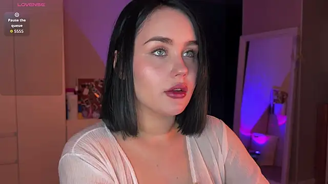 lola raze online show from April 2026 07:31:02 PM