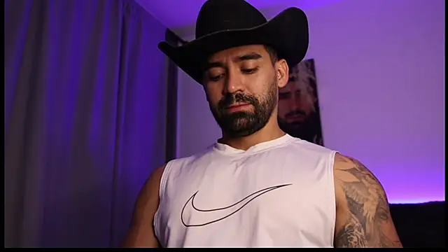 Snapshot of miike_smit chatting on April 2026 01:33:01 AM miike smit online show from April 2026 01:33:01 AM