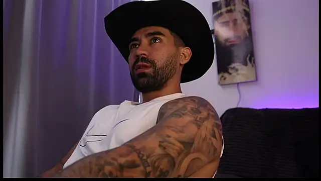 Snapshot of miike_smit chatting on April 2026 02:10:02 PM miike smit online show from April 2026 02:10:02 PM