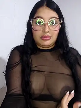 Snapshot of Maddy_Kay chatting on April 2026 12:06:02 PM Maddy Kay online show from April 2026 12:06:02 PM