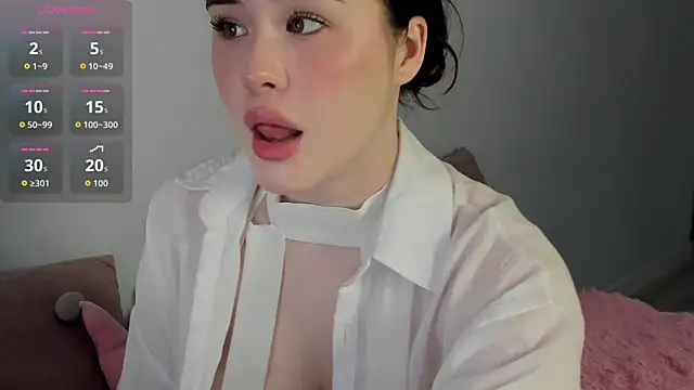 Snapshot of ChloeBlisss chatting on April 2026 03:42:02 AM ChloeBlisss online show from April 2026 03:42:02 AM