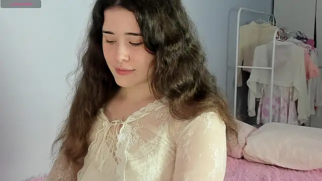 Snapshot of ChloeBlisss chatting on May 2026 03:37:01 AM ChloeBlisss online show from May 2026 03:37:01 AM