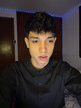 Snapshot of RoughDiamond_ chatting on April 2026 06:29:02 AM RoughDiamond online show from April 2026 06:29:02 AM