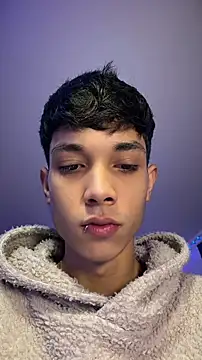 Snapshot of RoughDiamond_ chatting on April 2026 11:49:02 PM RoughDiamond online show from April 2026 11:49:02 PM