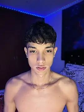 Snapshot of RoughDiamond_ chatting on April 2026 06:43:01 AM RoughDiamond online show from April 2026 06:43:01 AM