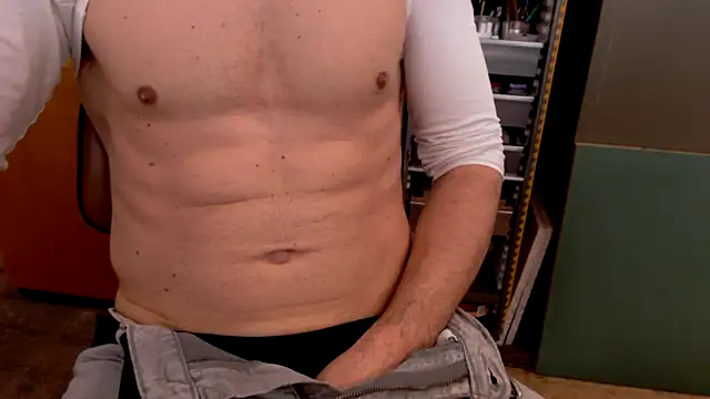 Snapshot of Blackandblue2000 chatting on April 2026 08:04:02 AM Blackandblue2000 online show from April 2026 08:04:02 AM