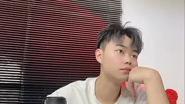 GUCCI-BOY1314 online show from April 2026 12:57:01 PM