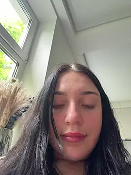 Snapshot of LucyHotty_ chatting on June 2026 03:28:01 PM LucyHotty online show from June 2026 03:28:01 PM