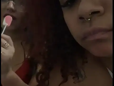 Snapshot of meninas_60 chatting on April 2026 06:31:02 AM meninas 60 online show from April 2026 06:31:02 AM