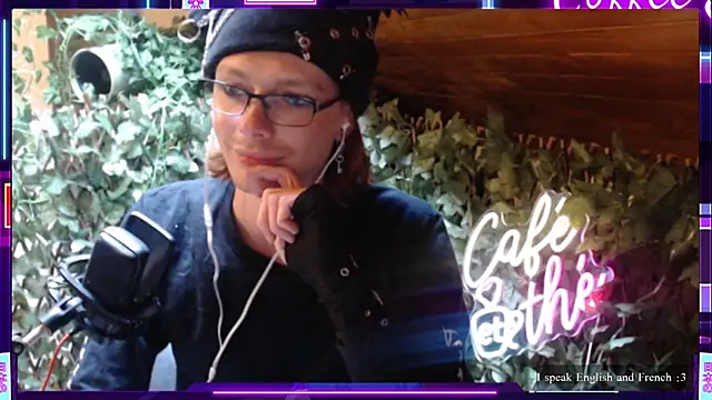 SkinnyAlex1312 online show from April 2026 03:28:01 PM