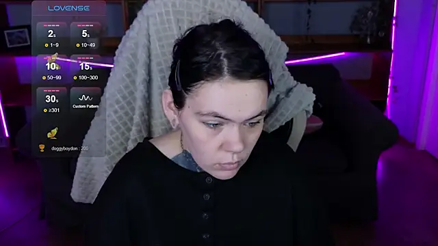 Snapshot of QwertyAnnie_Lbo chatting on April 2026 11:16:02 AM QwertyAnnie Lbo online show from April 2026 11:16:02 AM