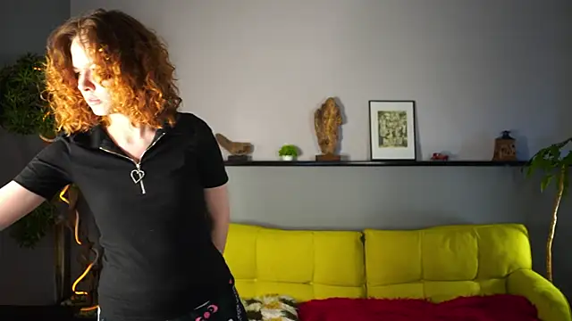 AgathaCarra online show from May 2026 01:45:01 PM