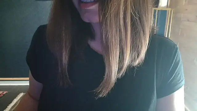 Snapshot of NicoleLove_ chatting on June 2026 05:34:01 AM NicoleLove online show from June 2026 05:34:01 AM