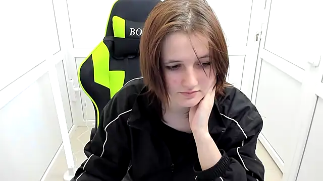 Snapshot of GoldenKiss chatting on April 2026 06:47:02 AM GoldenKiss online show from April 2026 06:47:02 AM