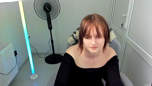 GoldenKiss online show from May 2026 12:33:01 PM