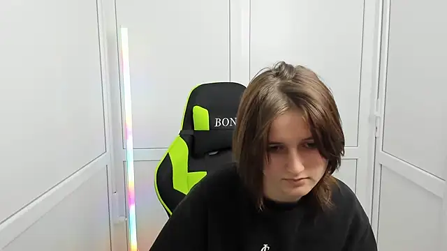 Snapshot of GoldenKiss chatting on April 2026 07:11:02 AM GoldenKiss online show from April 2026 07:11:02 AM