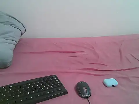 MsLaura24 online show from April 2026 08:39:02 AM