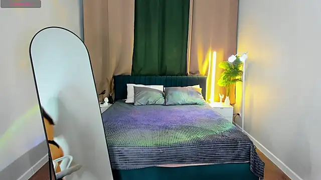 Nelie Evans online show from June 2026 05:14:01 PM
