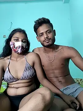 Hot-Couple4 online show from May 2026 08:01:01 PM