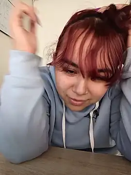 AliceScoot  online show from May 2026 06:00:01 PM