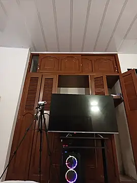 AliceScoot  online show from May 2026 06:18:01 PM