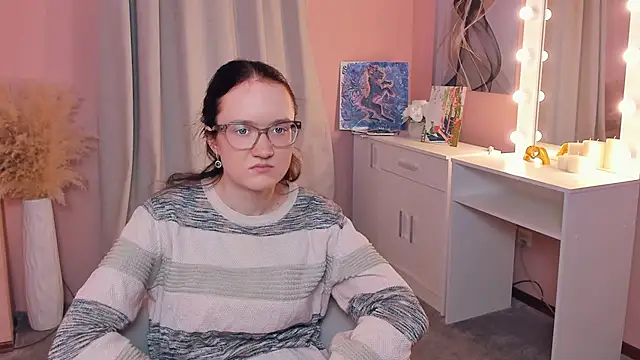 ErmaCurlis online show from April 2026 10:41:02 AM