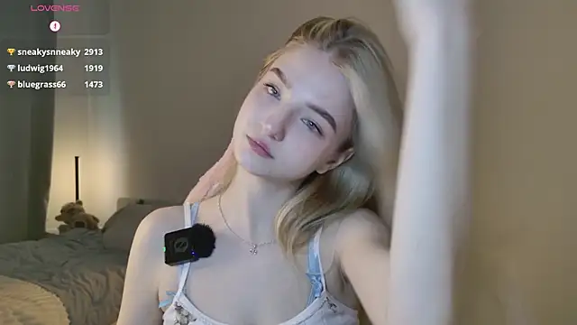 Snapshot of _Magic_smile chatting on April 2026 02:10:02 PM Magic smile online show from April 2026 02:10:02 PM