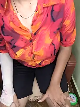Tamilmoon006 online show from April 2026 08:09:02 PM