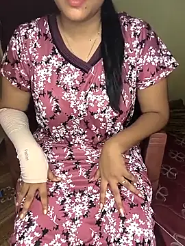 Tamilmoon006 online show from May 2026 07:00:01 PM
