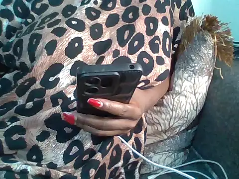 hotchoco03 online show from April 2026 09:07:01 PM