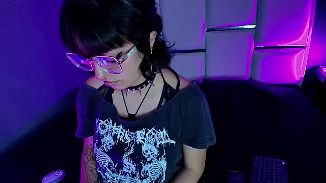 BadEmyXO online show from May 2026 03:36:02 AM