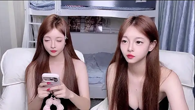 Snapshot of xiaoqiao-daqiao chatting on June 2026 09:57:02 PM xiaoqiao-daqiao online show from June 2026 09:57:02 PM