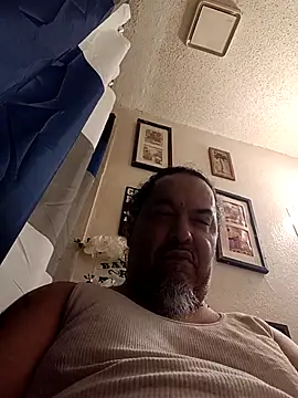 MrBustNut2026 online show from April 2026 04:32:01 PM