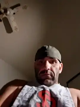 Snapshot of fitguy4u chatting on June 2026 04:13:02 AM fitguy4u online show from June 2026 04:13:02 AM