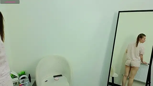 Snapshot of SoftBlushBaby chatting on April 2026 06:32:02 AM SoftBlushBaby online show from April 2026 06:32:02 AM