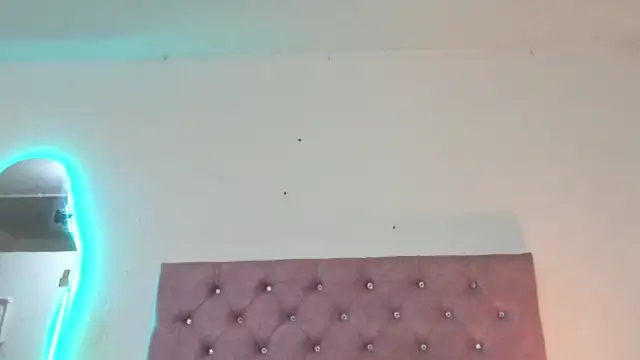 laurenlaine online show from May 2026 11:54:02 PM