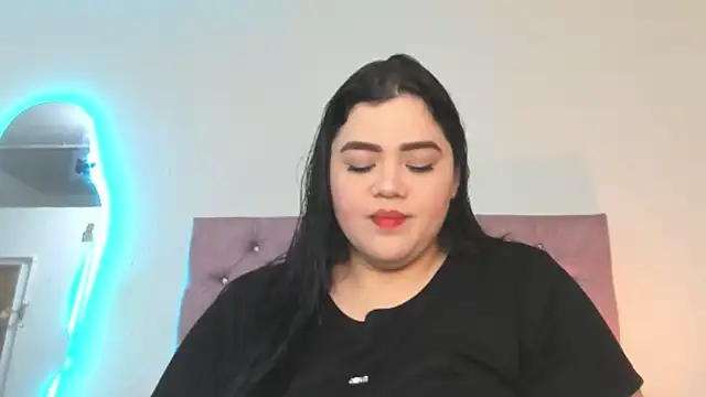 laurenlaine online show from June 2026 02:22:01 PM