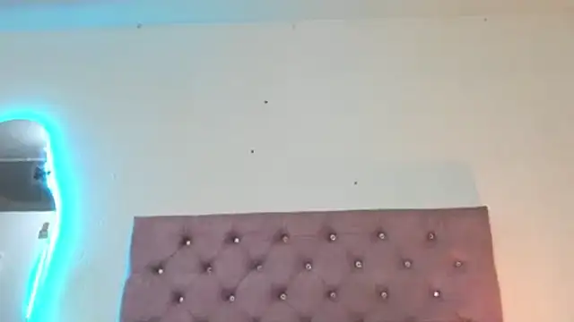 laurenlaine online show from June 2026 03:24:02 PM