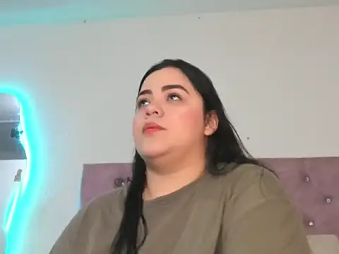 laurenlaine online show from April 2026 02:00:01 PM