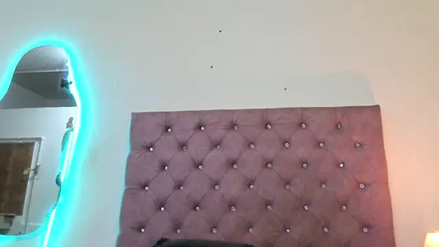 laurenlaine online show from May 2026 04:04:01 PM