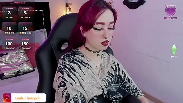 Snapshot of Leah_cherry chatting on June 2026 09:53:01 PM Leah cherry online show from June 2026 09:53:01 PM
