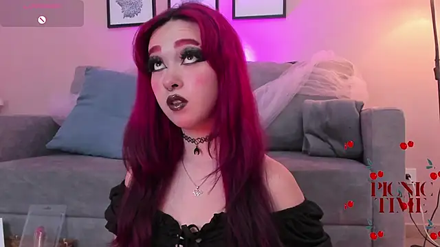 Snapshot of Leah_cherry chatting on June 2026 10:26:01 PM Leah cherry online show from June 2026 10:26:01 PM