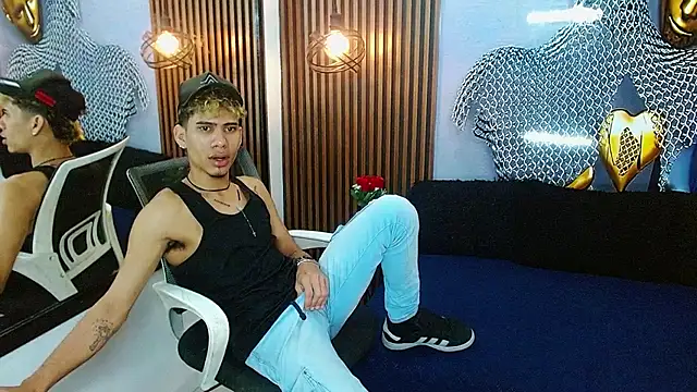 Snapshot of Skinny_cute_Alyer chatting on June 2026 02:11:02 AM Skinny cute Alyer online show from June 2026 02:11:02 AM