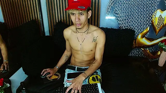 Snapshot of Skinny_cute_Alyer chatting on July 2026 02:18:02 PM Skinny cute Alyer online show from July 2026 02:18:02 PM