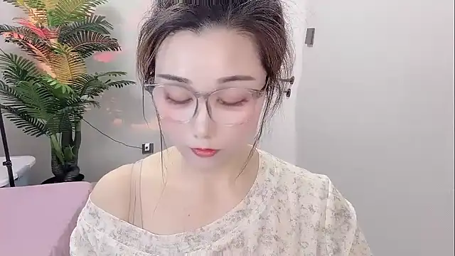 Snapshot of Yunxi- chatting on April 2026 12:56:02 PM Yunxi- online show from April 2026 12:56:02 PM