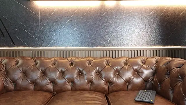 LucaAlessi online show from April 2026 01:23:02 PM